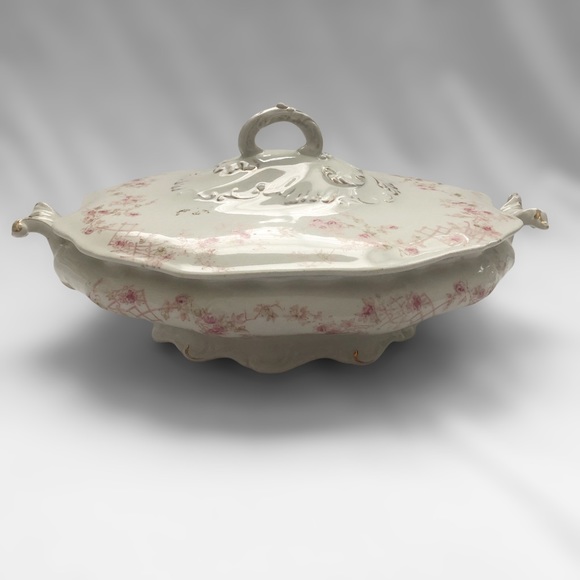 Vintage Johnson Bros. England Royal Semi-Porcelain Ivory Rose Floral Soup Tureen - Picture 10 of 13